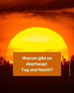 Die Sonne 🌝 geht auf, die Sonne geht unter: Dabei bewegt sie sich eigentlich gar nicht. Tatsächlich ist es die Erde, die um die Sonne und auch um sich selbst kreist. Wie genau das zu unserem Tag-Nacht-Rhythmus führt, erfährst du in diesem Info-Post! 😊

#tag #nacht #sonne #mond #weltraum #space #sun #moon #day #night #zeitung #freistunde