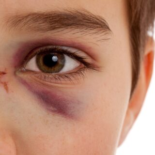 Wie kann sich ein Kind wehren, wenn es Gewalt in der Schule erlebt? Auch darum geht es morgen in der neuen Freistunde-Ausgabe. 📰 Laut Polizeistatistiken steigt Gewalt nämlich in deutschen Bildungseinrichtungen und lässt Eltern, Lehrer und Kinder hilflos zurück. Deshalb suchen wir Gründe, und auch Lösungen, für das Problem. ✍
#gewalt #schule #bildung #eltern #lehrer #kinder #unterricht #polizei #zeitung #freistunde